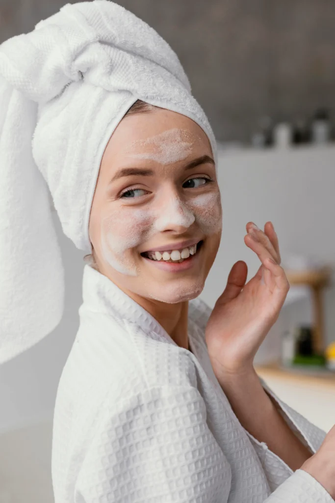 Uso diario de limpiadores faciales dermatológicos
