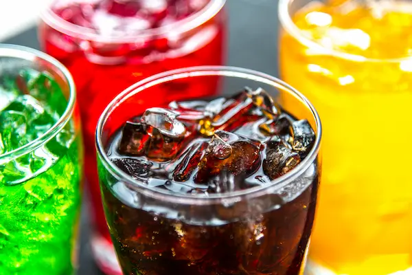 alimentos que dañan la piel gaseosas