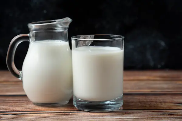 alimentos que dañan la piel lacteos
